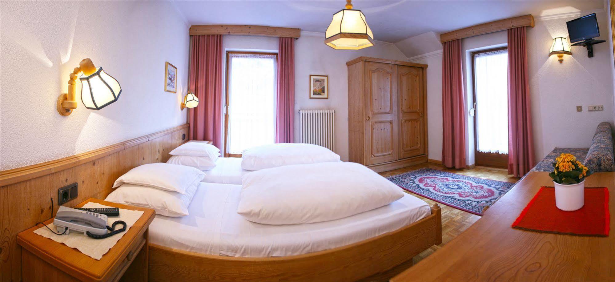 Hotel Dolomiti Madonna 오르띠세이 외부 사진